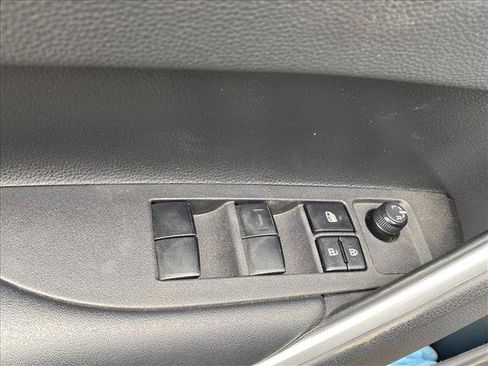 Used 2024 Toyota Corolla Cross XLE w/ Convenience Package FWD image 12