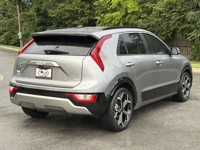 Used 2024 Kia Niro EX Touring