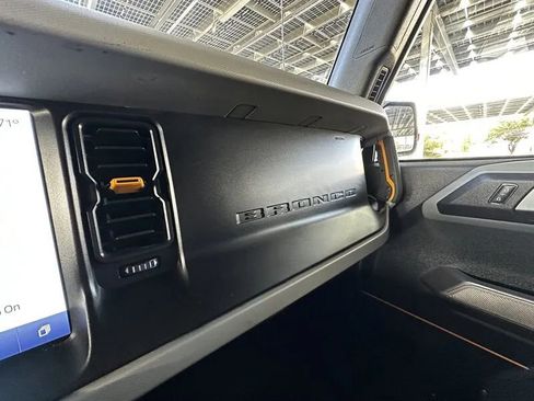 Used 2022 Ford Bronco Badlands w/ Sasquatch Package AWD/4WD image 12