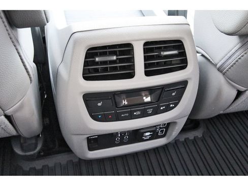 Used 2021 Honda Pilot Elite image 16