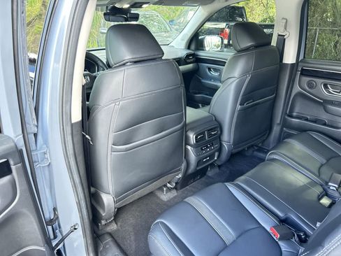 Used 2023 Honda Pilot Touring image 12