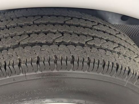 Used 2024 Chevrolet Express 2500 w/ Driver Convenience Package image 9