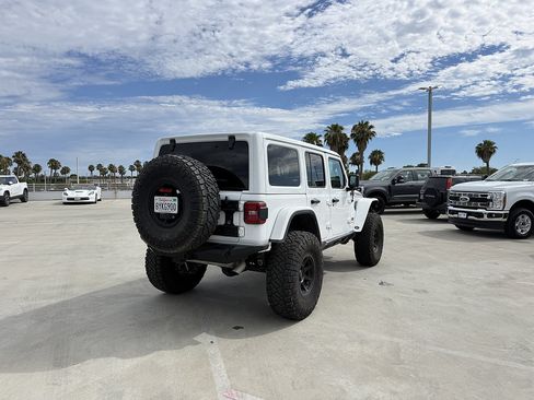Used 2021 Jeep Wrangler Unlimited Rubicon AWD/4WD image 3