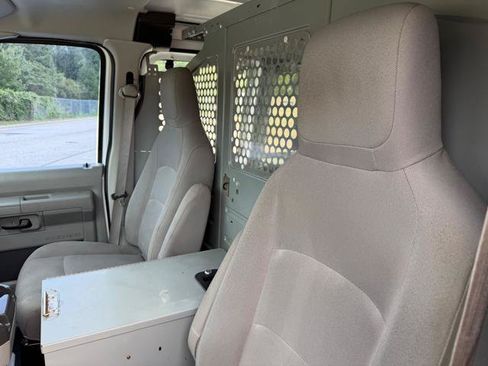 Used 2013 Ford E-250 and Econoline 250 w/ PWR Group RWD image 22