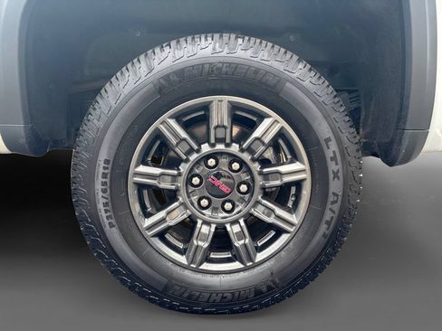 Used 2024 GMC Sierra 1500 AT4X AWD/4WD image 9