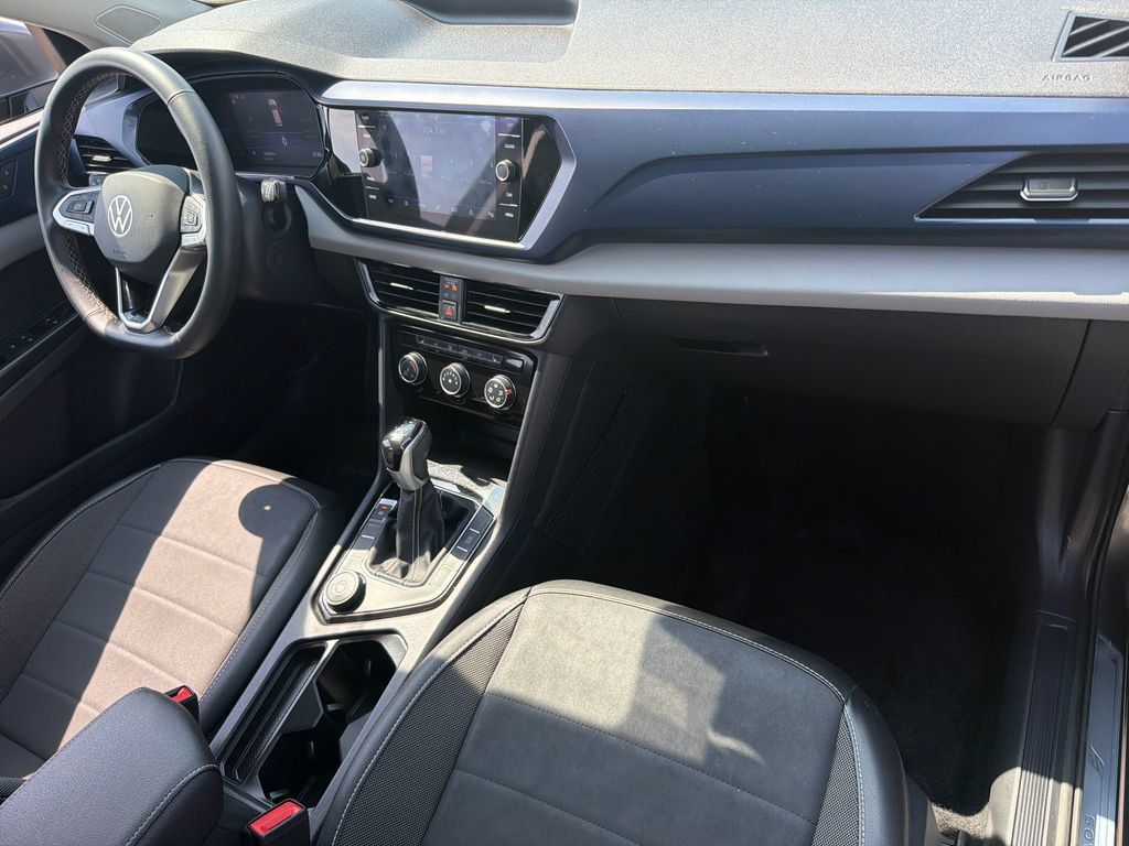Certified 2023 Volkswagen Taos SE w/ Panoramic Sunroof Package AWD/4WD image 27