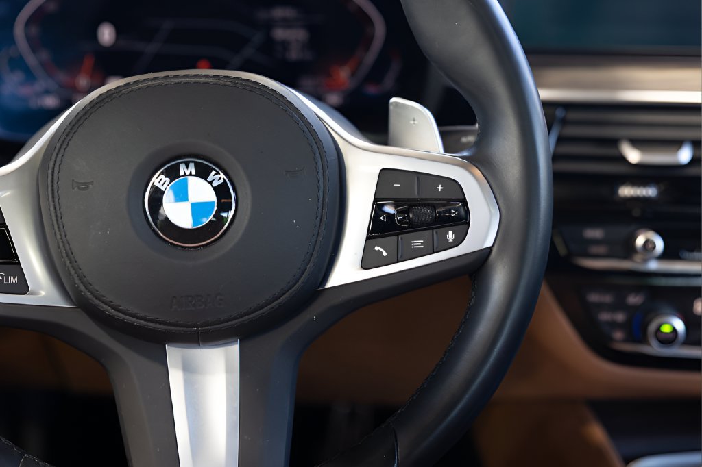 Used 2023 BMW 530i w/ M Sport Package RWD image 25