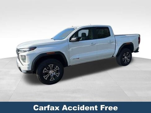 Used 2025 GMC Canyon AT4 AWD/4WD image 3