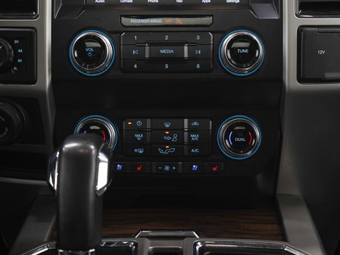 Used 2019 Ford F150 Lariat w/ Equipment Group 502A Luxury AWD/4WD image 16