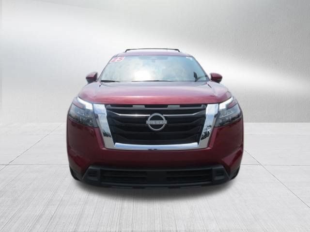 Used 2025 Nissan Pathfinder SV AWD/4WD image 8