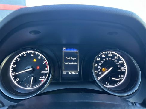 Used 2024 Toyota Camry SE image 25