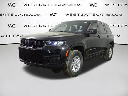 New 2025 Jeep Grand Cherokee Laredo image 1