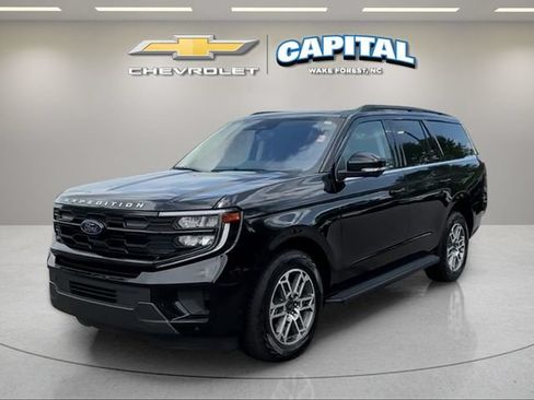 Used 2025 Ford Expedition Active AWD/4WD image 1