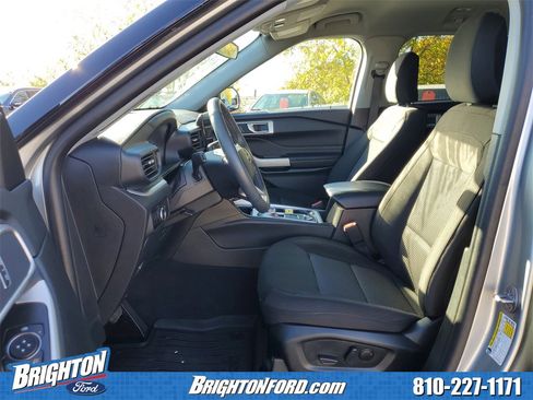 Used 2023 Ford Explorer XLT image 10