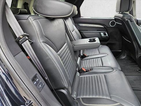 Used 2017 Land Rover Discovery First Edition image 21