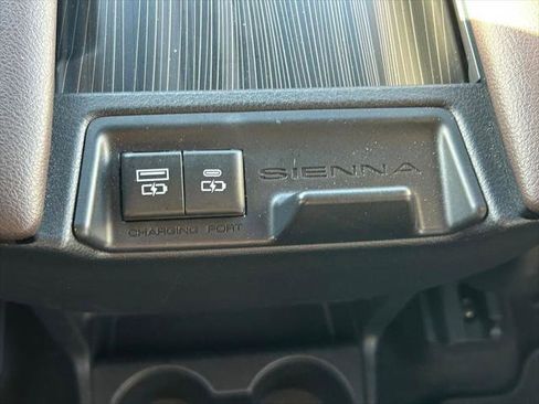 Certified 2023 Toyota Sienna Platinum image 22