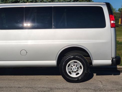 Used 2019 Chevrolet Express 2500 LS w/ Driver Convenience Package RWD image 44