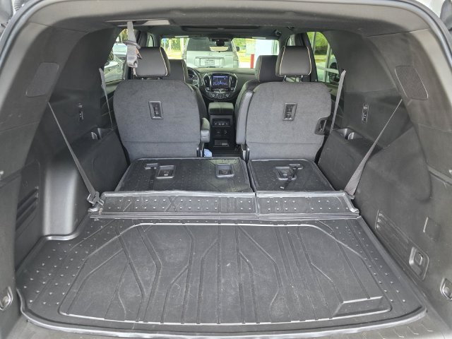 Used 2023 Chevrolet Traverse Premier w/ Redline Edition FWD image 14