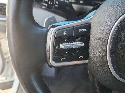 Used 2023 Kia Sorento SX Prestige image 22
