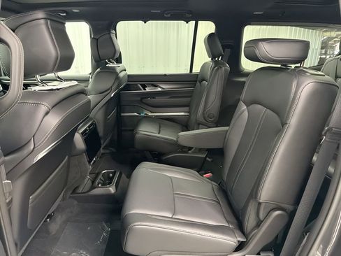 New 2026 Jeep Grand Wagoneer Summit image 13