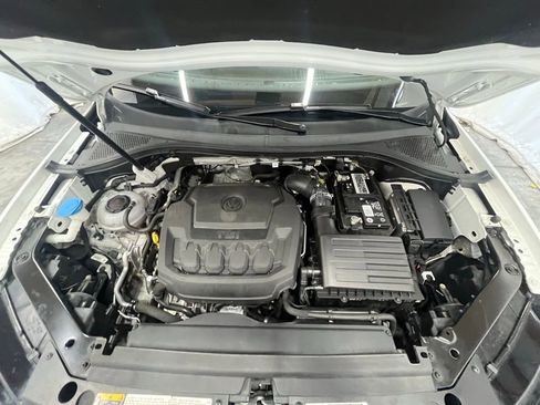 Certified 2020 Volkswagen Tiguan SE image 30
