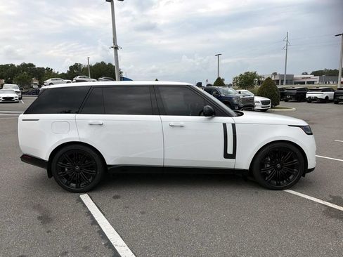 Used 2025 Land Rover Range Rover Long Wheelbase SE AWD/4WD image 6