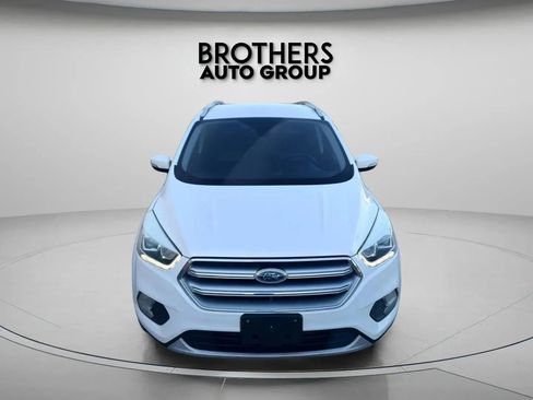 Used 2017 Ford Escape Titanium image 2