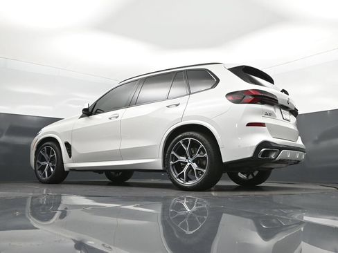 Certified 2026 BMW X5 xDrive40i w/ M Sport Package AWD/4WD image 40