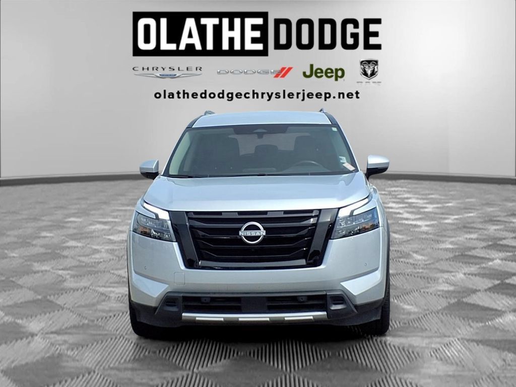 Used 2025 Nissan Pathfinder SL FWD image 35
