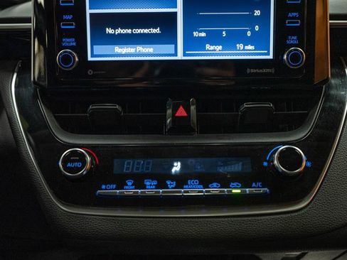 Used 2021 Toyota Corolla LE image 20