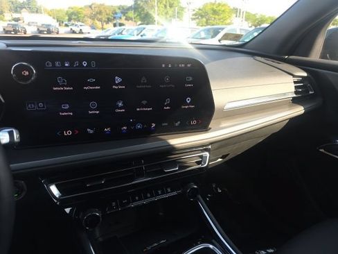 Used 2026 Chevrolet Traverse LT AWD/4WD image 23