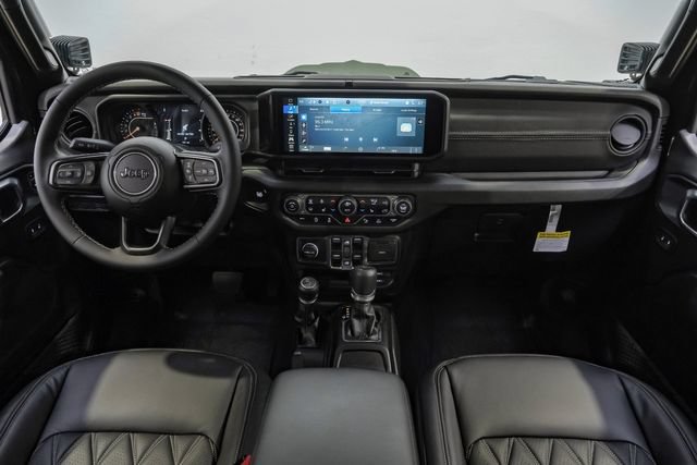 Used 2025 Jeep Gladiator Sport AWD/4WD image 12