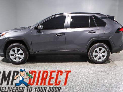 Used 2022 Toyota RAV4 XLE image 10