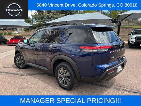 Used 2024 Nissan Pathfinder SV FWD image 5
