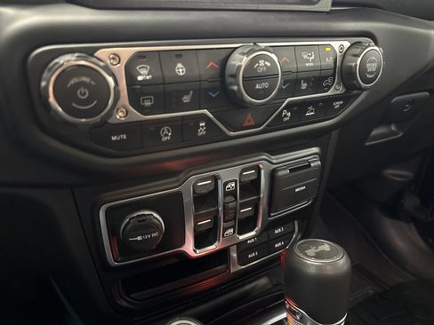 Used 2021 Jeep Wrangler Unlimited Sahara AWD/4WD image 20