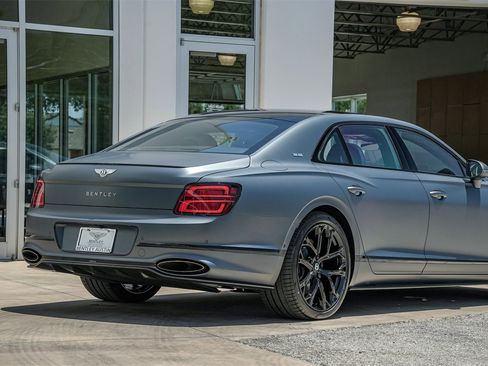 New 2025 Bentley Flying Spur Plug-In Hybrid image 12