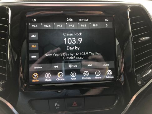 Used 2020 Jeep Cherokee Limited FWD image 26