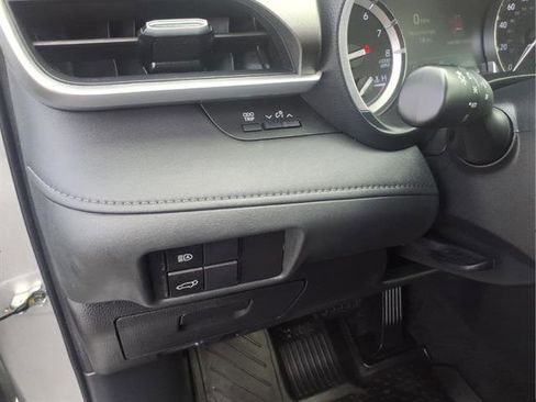 Used 2022 Toyota Highlander XLE image 14