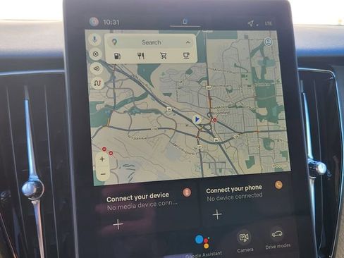 New 2026 Volvo XC60 B5 Plus w/ Protection Package Premier image 21