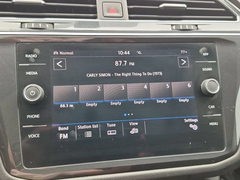 Used 2019 Volkswagen Tiguan SE w/ Panoramic Sunroof Package AWD/4WD image 18