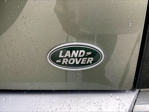 Used 2023 Land Rover Defender 110 SE AWD/4WD image 9