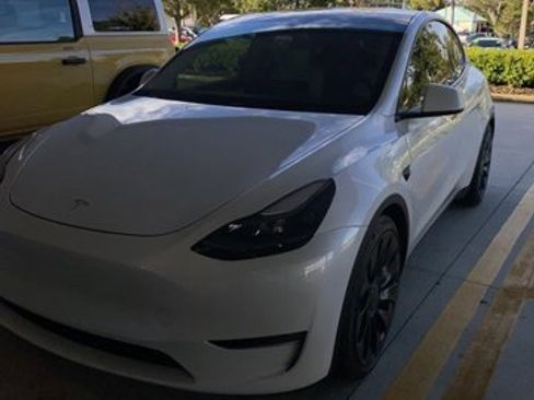 Used 2022 Tesla Model Y Performance image 2