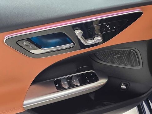 Used 2025 Mercedes-Benz C 300 C 300 image 23