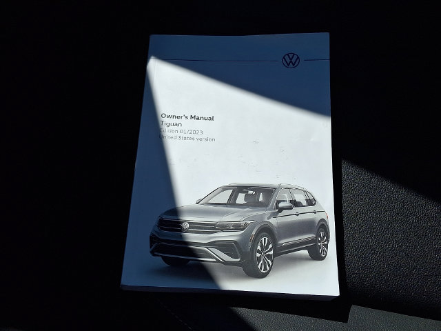 Used 2023 Volkswagen Tiguan SE AWD/4WD image 26