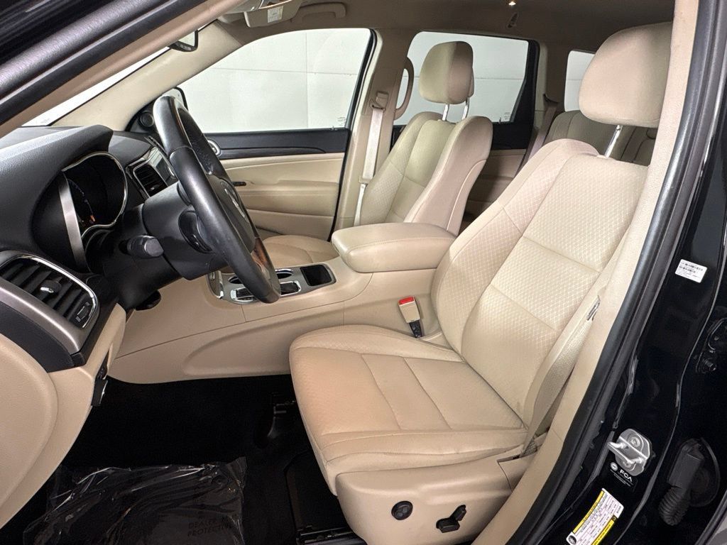 Used 2022 Jeep Grand Cherokee Laredo E RWD image 24