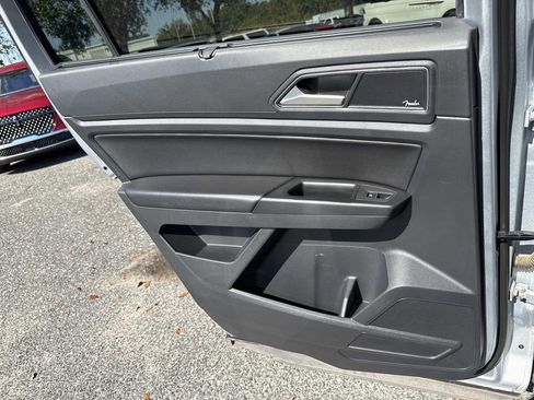 Used 2018 Volkswagen Atlas SEL Premium image 12