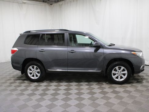 Used 2012 Toyota Highlander SE image 32
