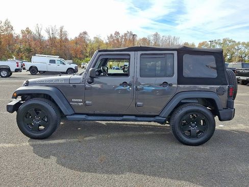 Used 2018 Jeep Wrangler Unlimited Sport S image 7