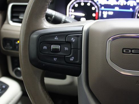 Used 2021 GMC Yukon XL Denali image 47