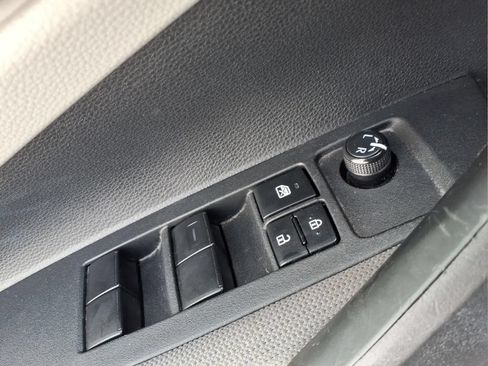 Used 2023 Toyota Corolla LE FWD image 15